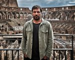 Power Of Rome, la recensione: Edoardo Leo, in Vespa tra le storie dei grandi imperatori