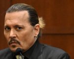 Johnny Depp accusa Amber Heard: 'Mi tagliò il dito lanciandomi contro una bottiglia di vodka'