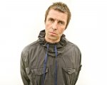 Liam Gallagher ha l'artrite ma si rifiuta di operarsi all'anca: 'Preferisco andare in giro in carrozzina'