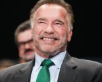 Arnold Schwarzenegger: il cast della sua nuova serie Netflix, da Jay Baruchel a Gabriel Luna