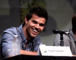 Taylor Lautner fu quasi licenziato dal franchise di Twilight prima dell'uscita di New Moon