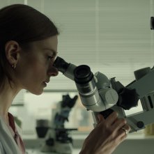 Fragile: Laura de Boer in una scena del film