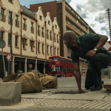 L'assedio di Silverton: Thabo Rametsi in una scena del film