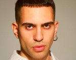 Mahmood al Bataclan di Parigi, il pubblico canta ‘Brividi’ (video)