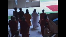 Amma's Way - Un Abbraccio Al Mondo - Clip (2)