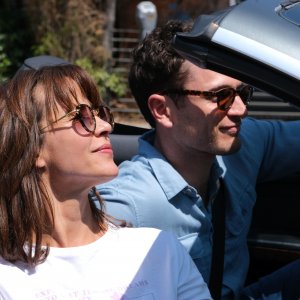 I Love America: Sophie Marceau e Colin Woodell in una scena del film