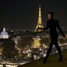 Irma Vep: Alicia Vikander in una scena