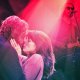 Sulle nuvole, la recensione: Quella storia di Tommaso Paradiso che non stava in una canzone…