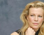 Kim Basinger: 'Ho dovuto imparare di nuovo a guidare dopo anni chiusa in casa per via dell'agorafobia'