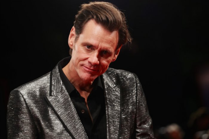Jim Carrey risponde alle teorie complottiste su lui e Joe Biden