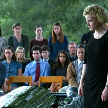 Ozark 4: Julia Garner al funerale del cugino