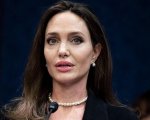 Angelina Jolie in visita in Ucraina, ma scatta l'allarme e fugge verso un rifugio antiaereo (VIDEO)