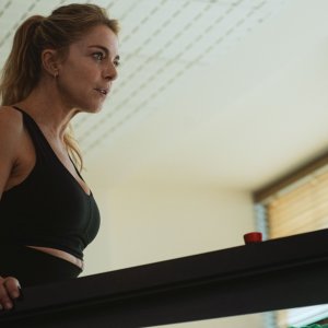 Tapirulàn: Claudia Gerini in una sequenza