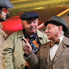 Vecchie canaglie: Lino Banfi, Pippo Santonastaso, Claudio Gregori in una scena del film