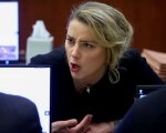 Amber Heard licenzia la sua PR e assume un team di crisi management: ecco perché ha cambiato strategia