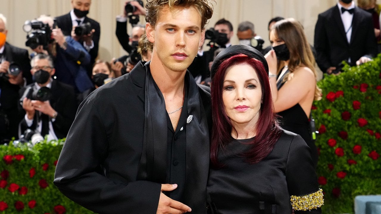 Elvis: Priscilla Presley con Baz Luhrmann e Austin Butler al Met Gala 2022  (FOTO)