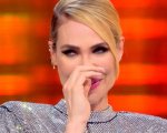 Isola dei Famosi, Ilary Blasi e la nuova gaffe “nulla ti scureg…”