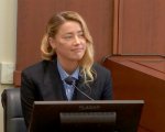 Amber Heard testimonia al processo contro Johnny Depp: 'É la cosa più dolorosa che abbia mai vissuto'