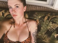 Ireland Baldwin su Kim Basinger: 'Un mio ex mi disse che voleva scopare mia madre'