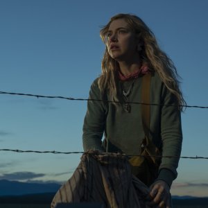 Outer Range: Imogen Poots in una scena