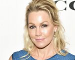 Jennie Garth, l'attrice di Beverly Hills 90210 ha l'osteoartrite: 'Non lascio che ciò mi limiti'
