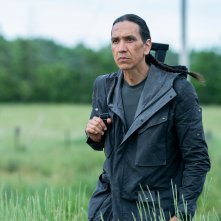 Firestarter: Michael Greyeyes in una scena del film