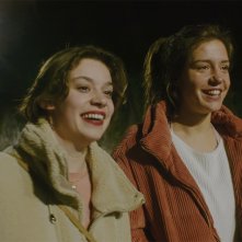 Generazione Low Cost: Adèle Exarchopoulos e Mara Taquin in una scena