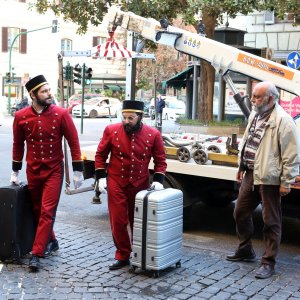 (Im)perfetti criminali: Filippo Scicchitano, Fabio Balsamo, Babak Karimi in una scena