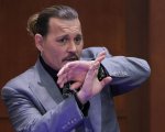 Johnny Depp vs Amber Heard: l'esilarante peto sul banco dei testimoni (VIDEO)