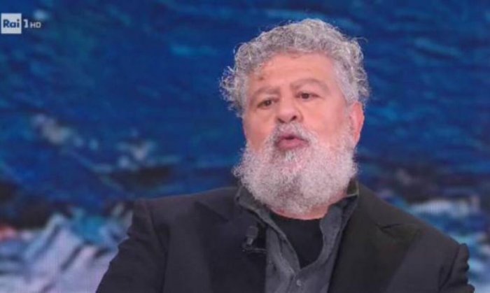 Lello Arena sulla lite con Massimo Troisi: “qualcuno tentò di dividerci"