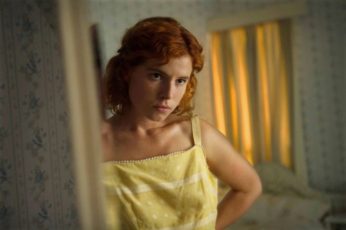 Jessie Buckley e Riz Ahmed protagonisti del film Fingernails