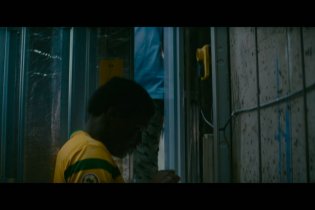 Gagarine - Proteggi Ciò Che Ami - Clip Inziano Le Riparazioni