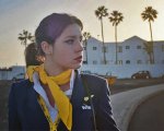 Generazione Low Cost, la recensione: Un film in equilibrio precario, come le vite che racconta