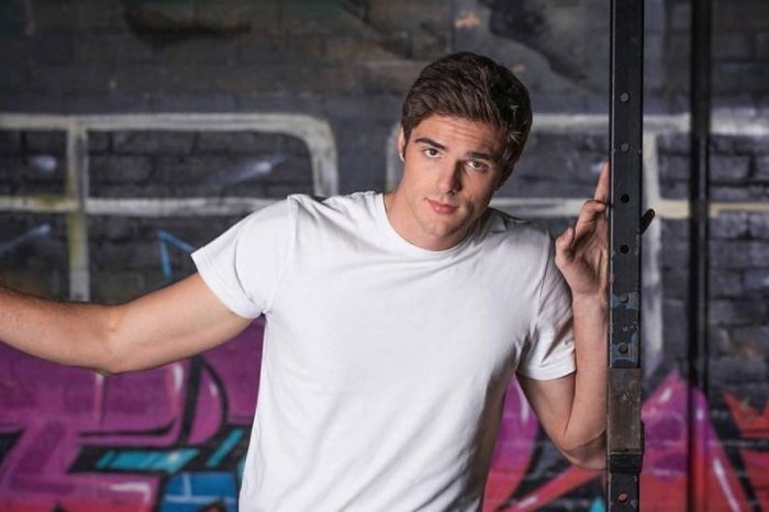 Jacob Elordi e Barry Keoghan in Saltburn, nuovo film di Emerald Fennell