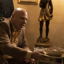 Koza Nostra: Vincenzo Pirrotta durante una scena del film