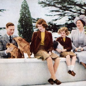 Elizabeth: la Regina Elisabetta II in una foto di famiglia