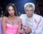 Machine Gun Kelly elogia la performance di Megan Fox in Good Mourning: 'É  un genio della commedia'