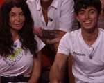 Isola dei Famosi 2022, Carmen Di Pietro dopo due mesi rivede la figlia “Carmelina, mamma ha tanta fame”