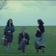 Due donne al di là della legge: una sequenza del film