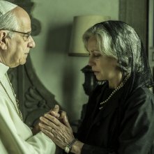 Esterno notte: Toni Servillo con Margherita Buy durante una scena