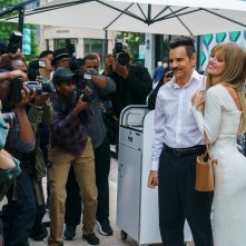 The Valet: Eugenio Derbez, Samara Weaving in una scena del film