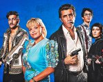 Koza nostra, la recensione: Risate, sparatorie e identità di genere