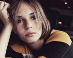 Maya Hawke affianca la madre Uma Thurman nella dark comedy The Kill Room