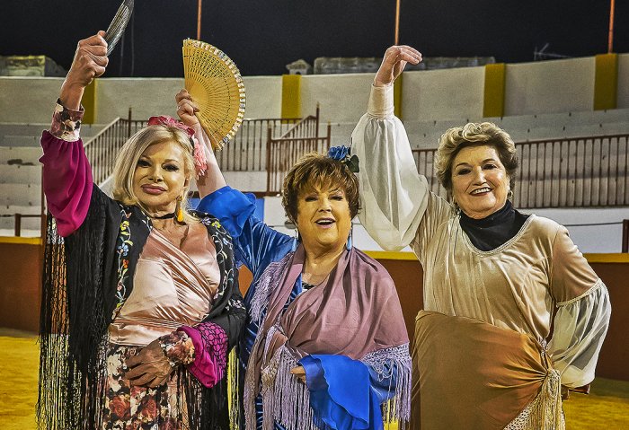 Quelle brave ragazze: on the road con Mara Maionchi, Sandra Milo e Orietta Berti