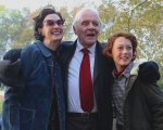 Armageddon Time: Anne Hathaway, Jeremy Strong e Anthony Hopkins sono una famiglia nel trailer