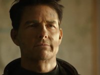Tom Cruise, Gina Gershon: 'Gli ho quasi rotto il naso in una scena d'amore, ho un trauma col solletico'