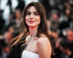 Anne Hathaway a Cannes 2022: 'Mia suocera era la mia eroina, la miglior madre che io abbia mai incontrato'