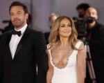 Ben Affleck e Jennifer Lopez verso il matrimonio: 'Lei vuole una celebrazione spettacolare'