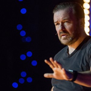 Ricky Gervais: SuperNature, una scena dello speciale Netflix