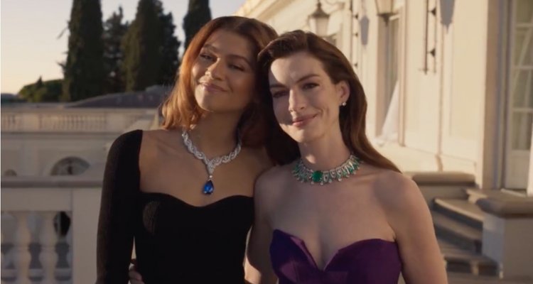 Zendaya e Anne Hathaway splendide e sensuali nello spot di Bulgari diretto da Paolo Sorrentino